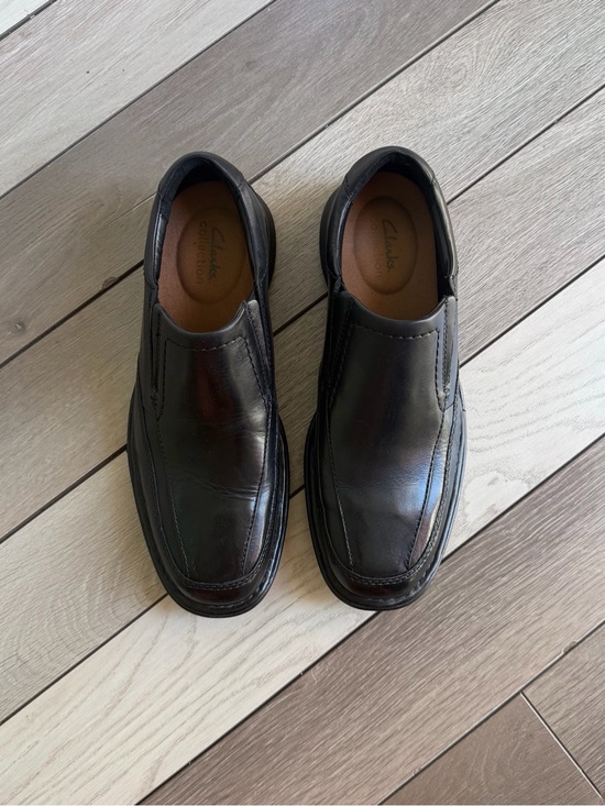 Clarks Black Leather Slip-On Loafers for Men main image 10